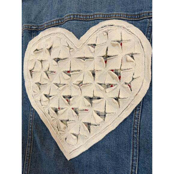 Reworked Denim Jean Jacket Size Medium w/ Heart Appliqué - Picture 3 of 8